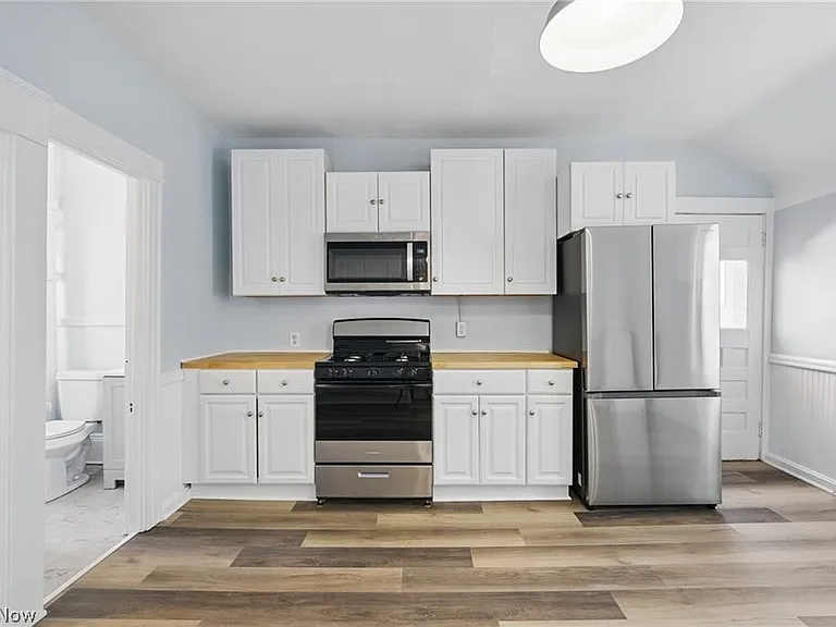2471 Tremont Ave #UP — Photo 9