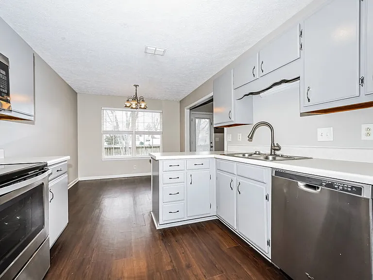 2911 Boyle Ct — Photo 9