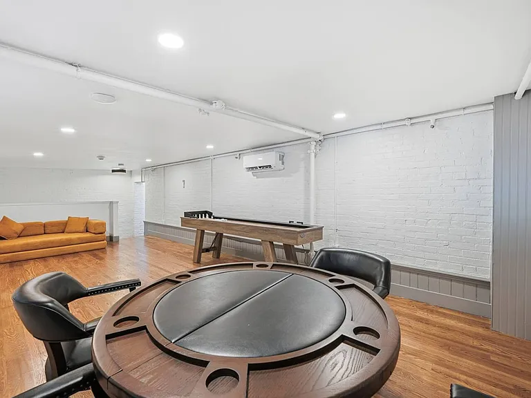 Building's Lounge
