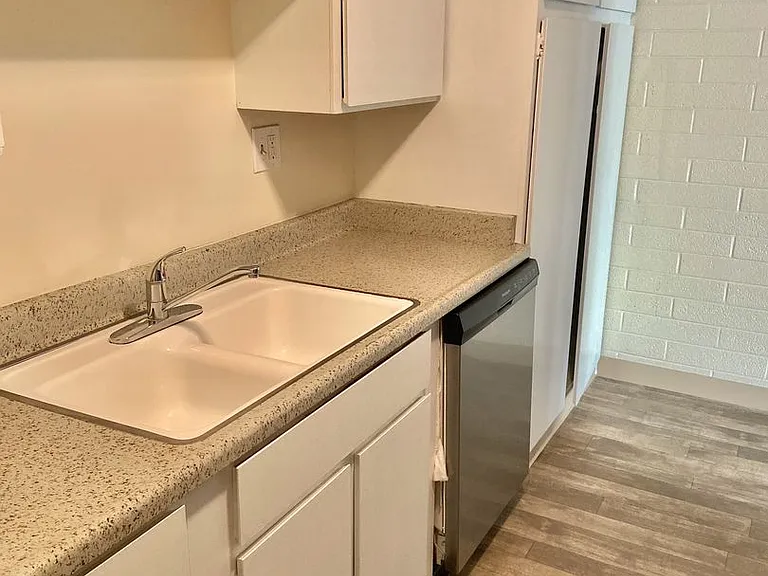 1155 E 200 S — Photo 7