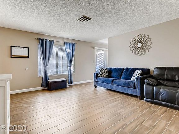 2nd image of 4715 Woodlake Ave