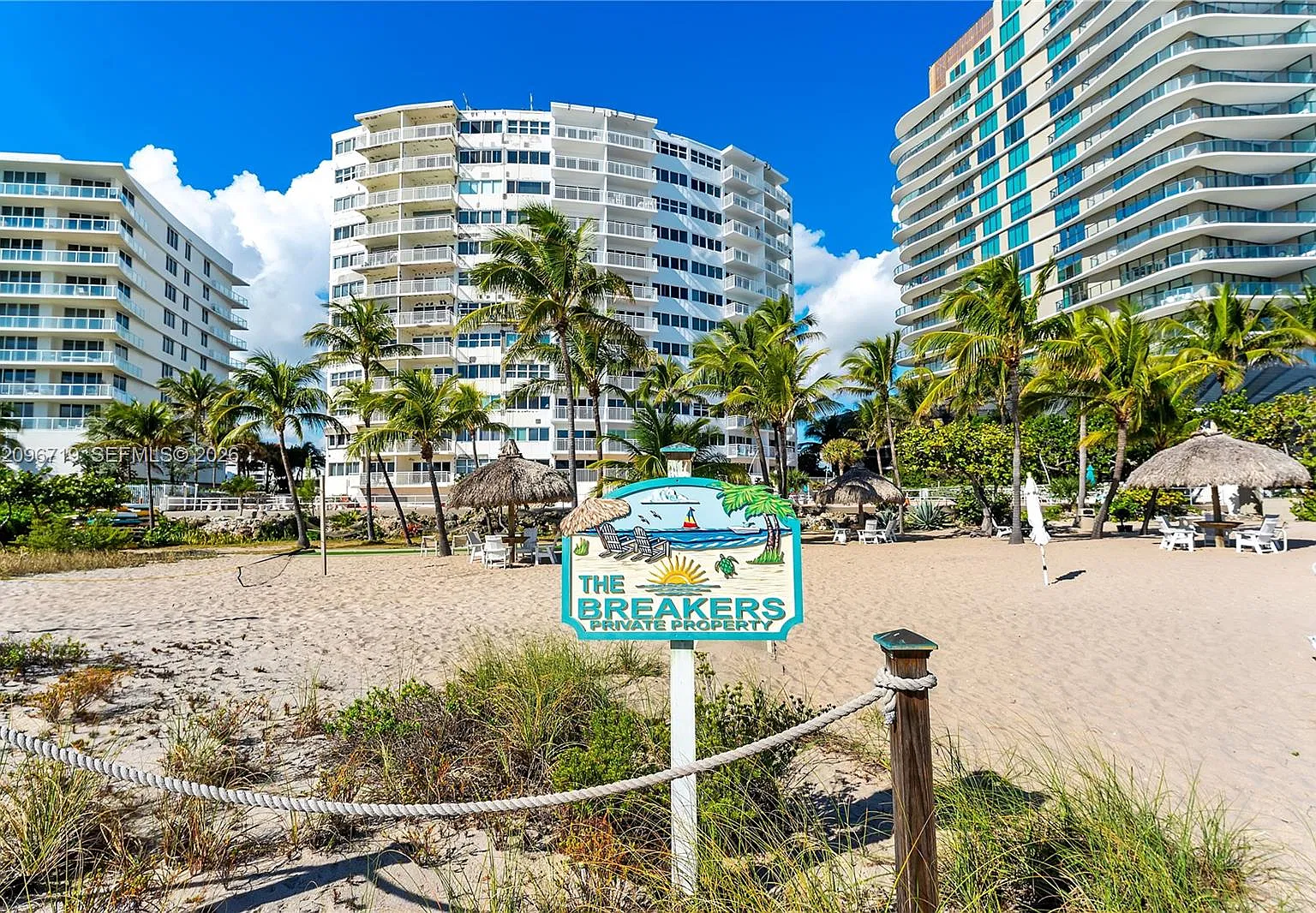 Breakers Condominium — Photo 1