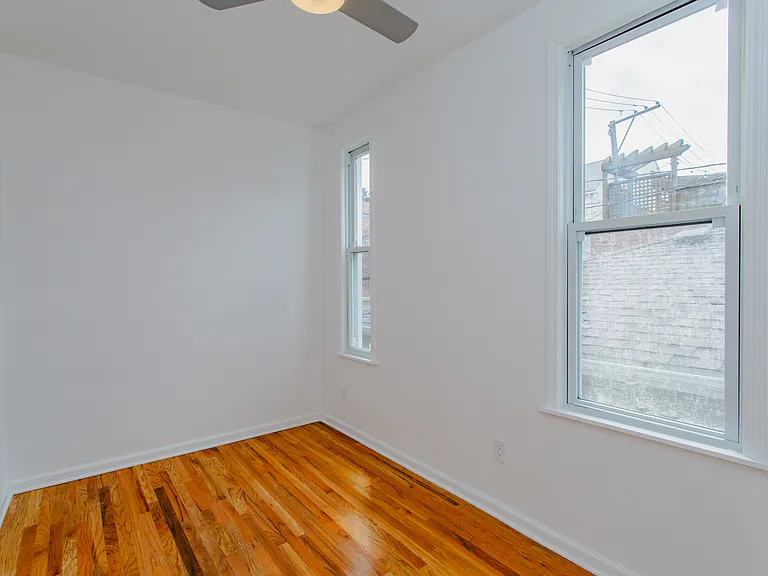 1325 W Barry Ave #1R — Photo 11