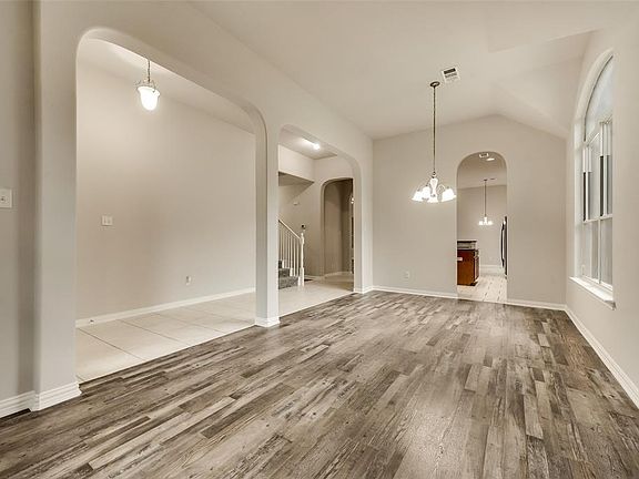 4th image of 1080 Potter Ave
