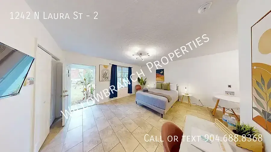 Furnished Studio for Rent — Photo 3