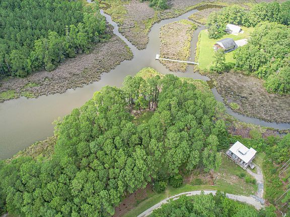 3rd image of 335 Morris Creek Ln