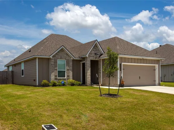 293 Harvest Lake Dr, Snook, TX 77878