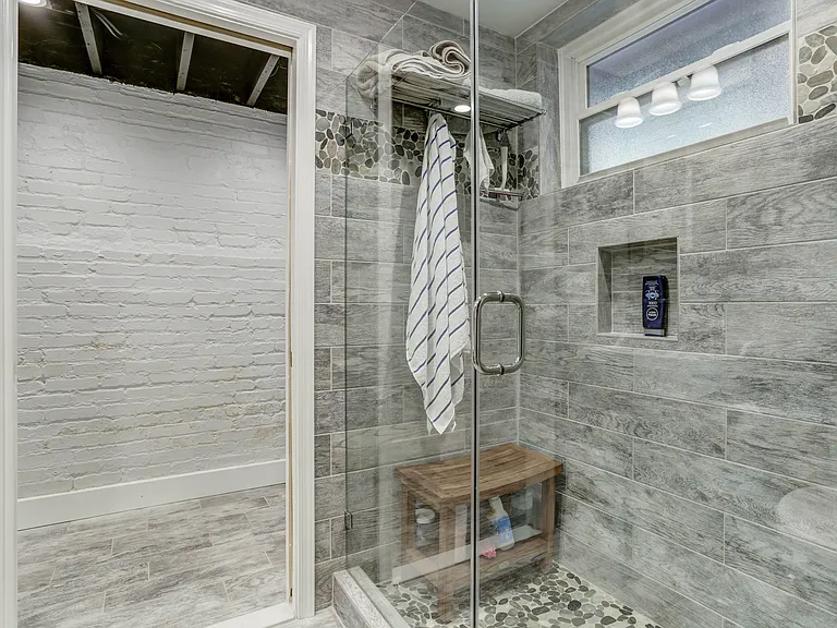 821 Tewkesbury Pl NW — Photo 27