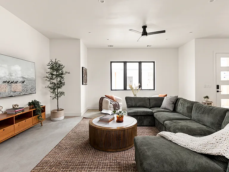 S 1st St — Photo 3