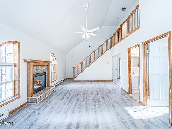 5th image of 133 Brownstone Dr