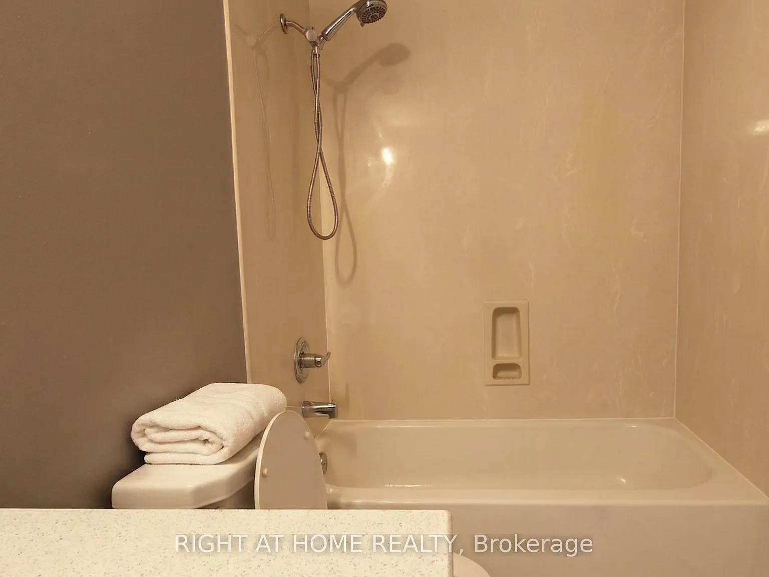 1 bed, $1,200 — Photo 4