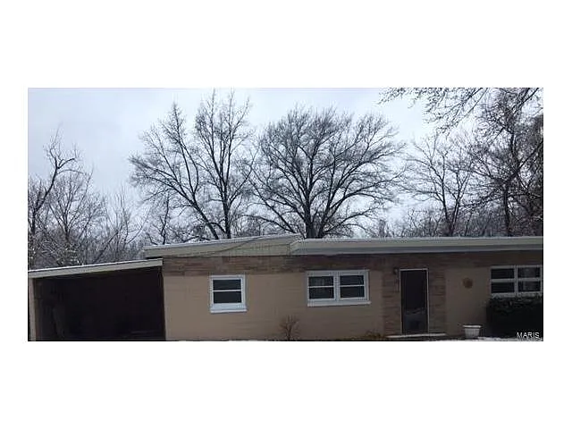 60 Circle Way photo 1