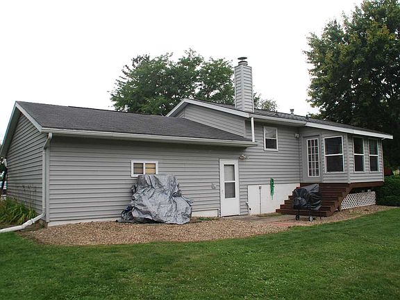2nd image of 221 W Wilbur St