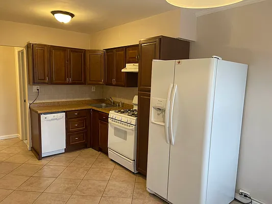 Rented by 18 REALTY | media 45