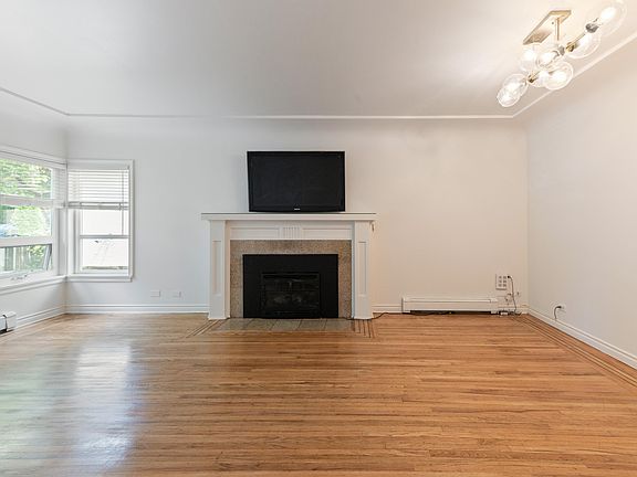 5th image of 2744 W 10th Ave