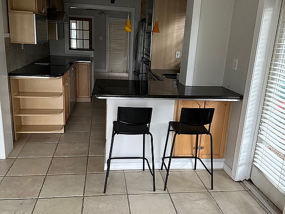 4th image of 412 W Louisiana Ave