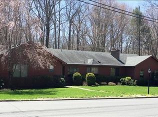 15 Ceely Ct, Allendale, NJ 07401