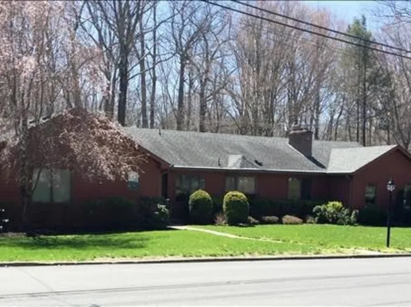 15 Ceely Ct, Allendale, NJ 07401