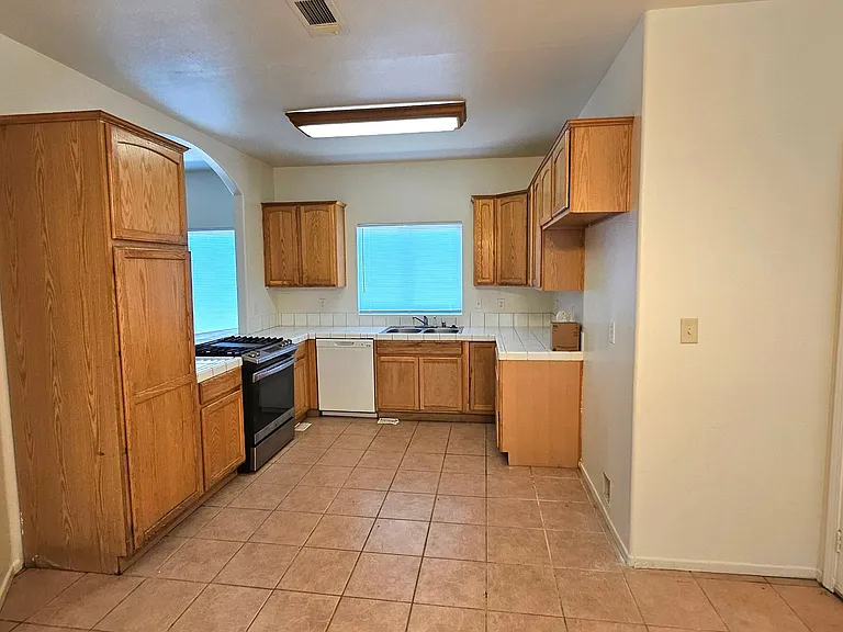 21187 Conklin Blvd — Photo 4