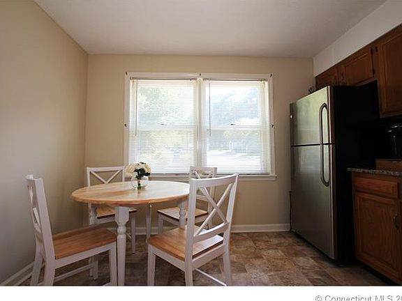 4th image of 3 Meadow Lake Dr #3