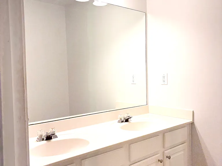 4026 Kingsley Park Ct — Photo 11