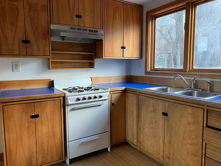 692 N Wall St #B — Photo 8