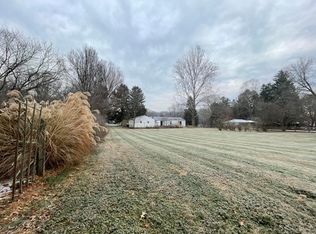 3373 Raccoon Valley Rd, Granville, OH 43023