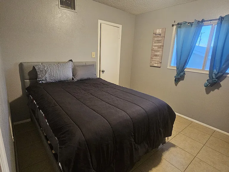 6165 W Highland Ave — Photo 1