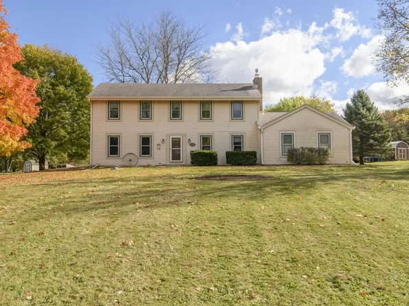 W327S6938 Ashton WAY, Mukwonago, WI 53149