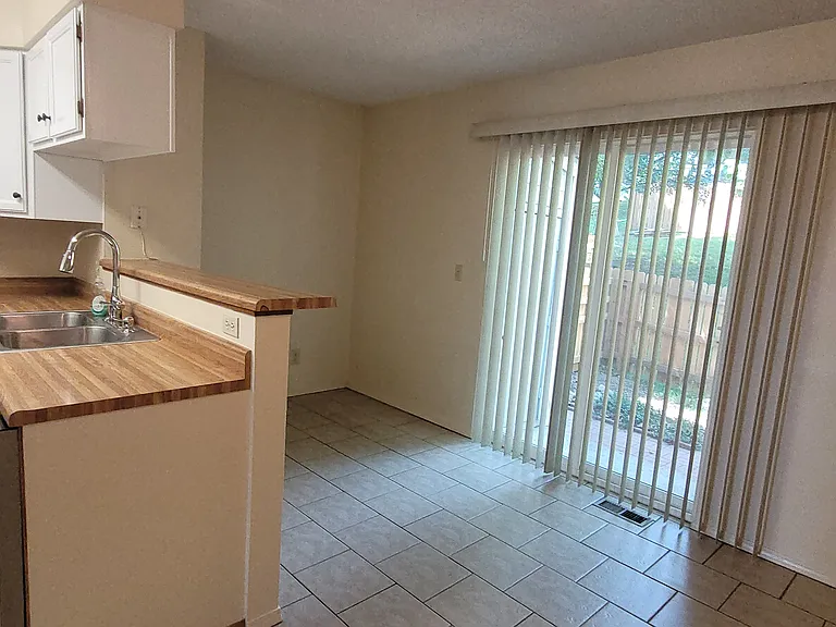 10174 W Dartmouth Ave — Photo 6