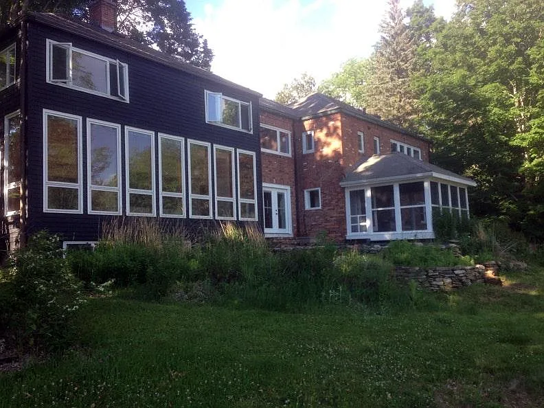 5 bed, 2.5 bath, 3500 sqft, $4,500 — Photo 2