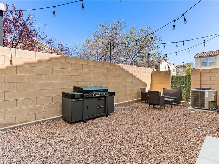 9131 Mount Wilson St — Photo 25