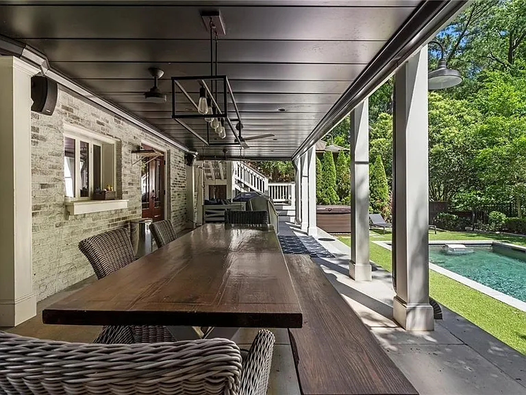 663 Yorkshire Rd NE — Photo 55