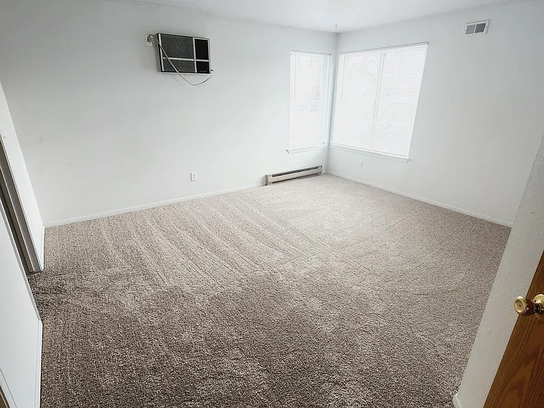 Indian Canyon Apartments — Photo 15