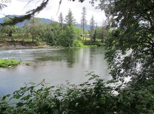 1930 Glide Loop Dr, Glide, OR 97443