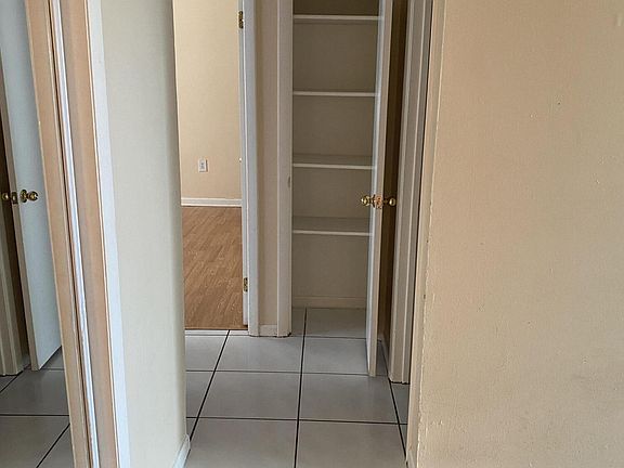 3rd image of 212 San Juan Cir