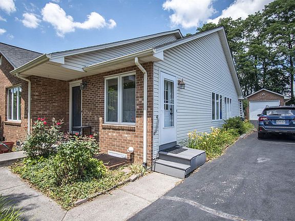 2nd image of 2184 Hammes St