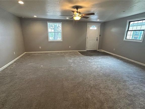 3rd image of 631 Moraine Ave