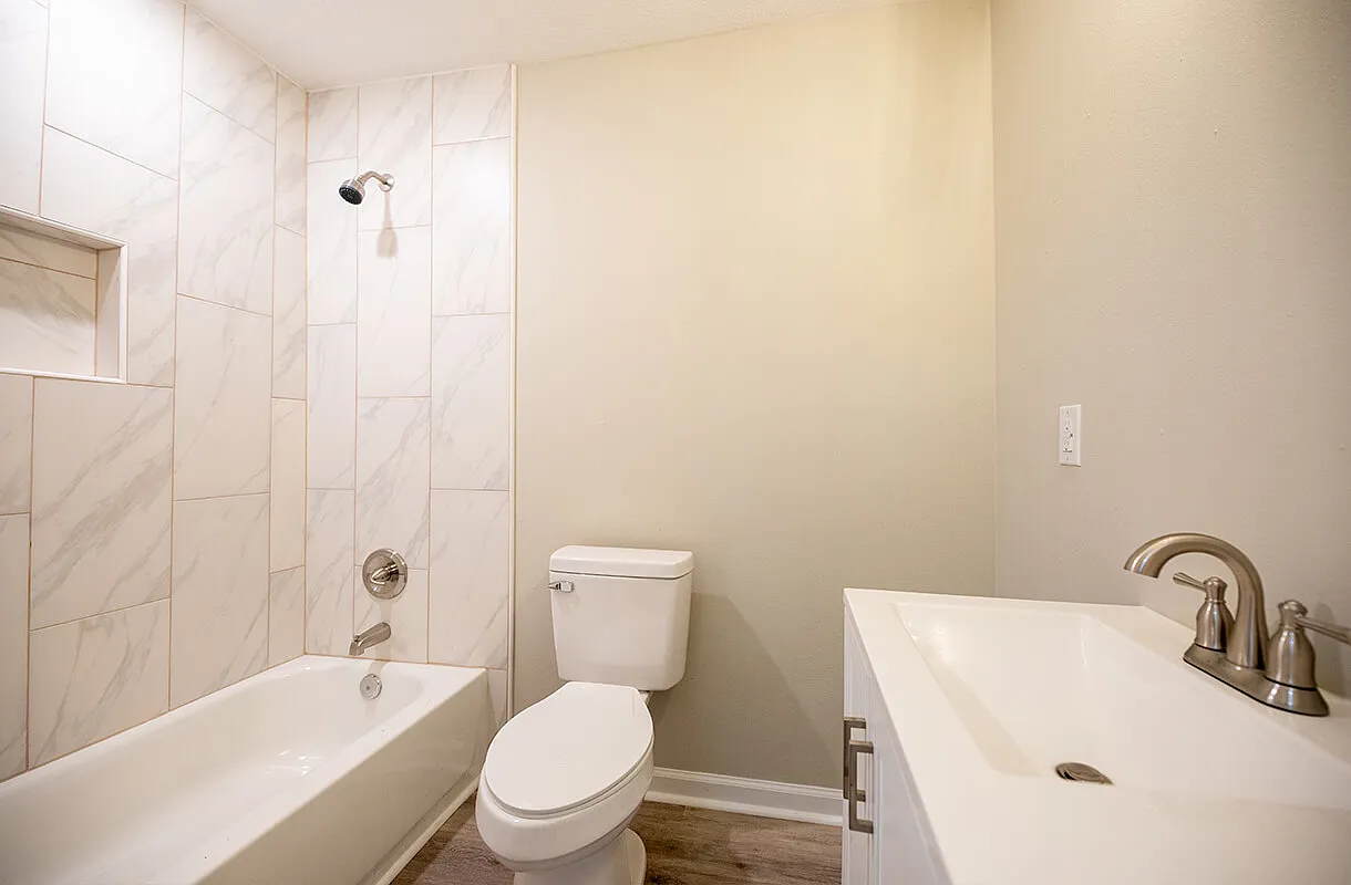 3 bed, 2.0 bath, 1300 sqft, $995 — Photo 3