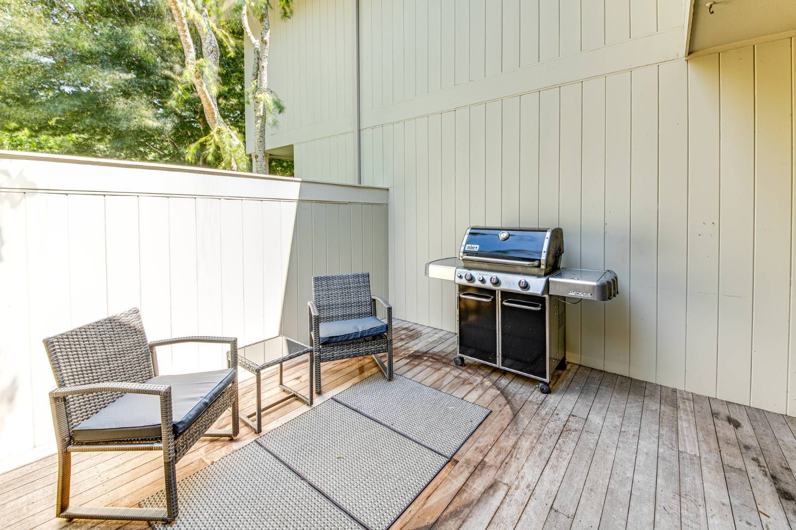  Front Deck, private w/BBQ