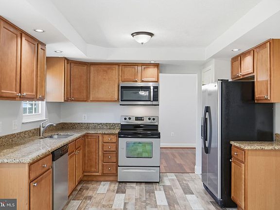 3rd image of 9608 Waterford Dr