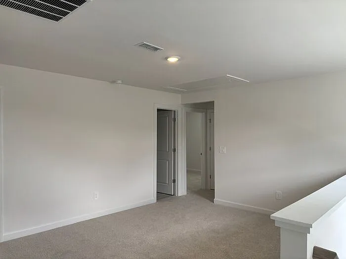 424 Luna Ln — Photo 17