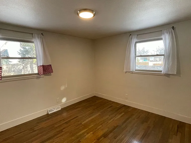 2740 W Elizabeth St — Photo 11