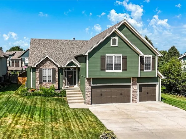12270 NW Belmont Dr, Platte City, MO 64079
