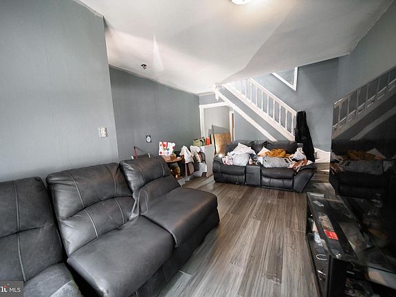 3rd image of 2869 Woodbrook Ave