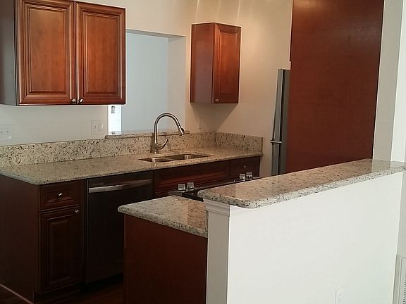 4th image of 1721 Moselle Ave