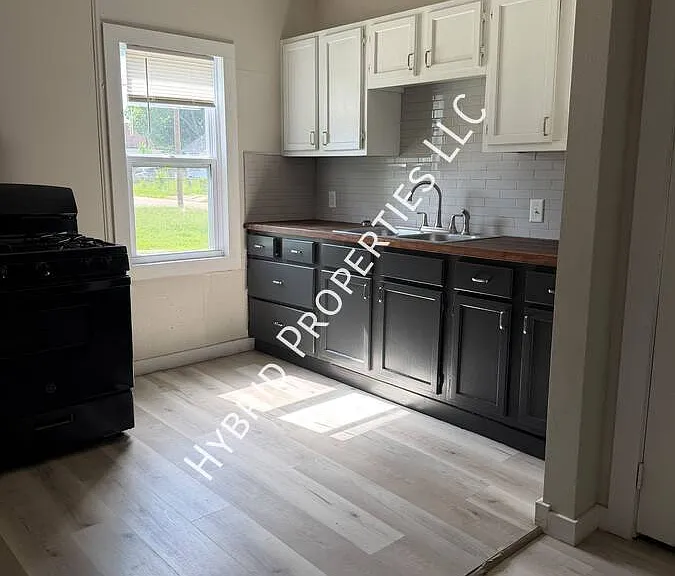 146 N Birmingham Pl — Photo 2
