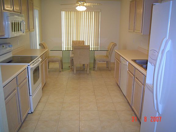 Perfect Kitchen with new appliances!