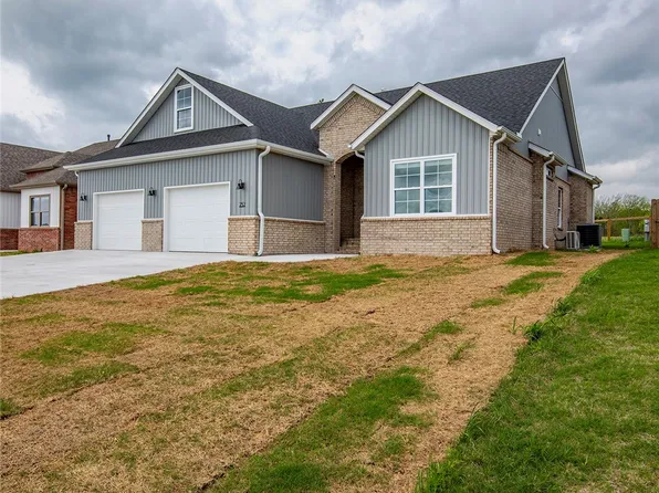 252 Nebo St, Prairie Grove, AR 72753