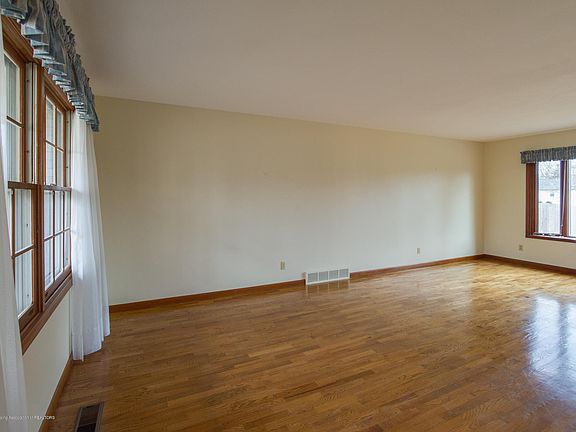 2nd image of 5912 Shadow Lawn Dr